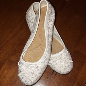 Aerosoles what’s what flats white